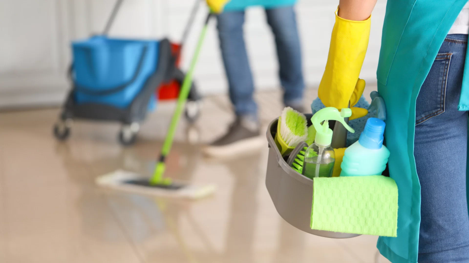 Deep cleaning team at work in Arizona